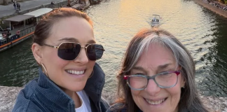 Natalie Portman compartió la primera foto de su embarazo con 44 años: Posó en París junto a su madre (+ Detalles)