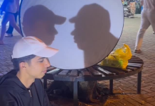 De regreso a las viejas costumbres: Un hombre demuestra su talento haciendo figuras con la sombra de sus dedos (+ Video)