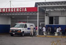 Fälla mecánica provoca äparatoso vølcamiento en Puerto Ordaz dejando a un fällecido y decenas de lësionados