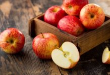 La manzana se consolida como la fruta milagro para el cÖlon: desinfläma la mucösa, protege la flora intestinäl y ayuda a prevenir el cáncËr