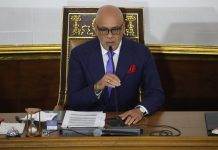 Jorge Rodríguez confirma la liberación de los policías metropolitanos detenidos en abril de 2002 (+ Detalles)