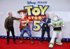 ¡Recuerdo de infÄncia! Londres fue revolucionada por los personajes de Toy Story 5 que mostraron un adelanto de la película
