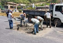 Kilómetro 13 y 14 de la carretera Panamericana, sentido Los Teques- Caracas está siendo intervenidø a través del Plan de Bacheo y reparación asfáltica