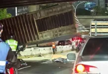 Volcamiento de gandola en la autopista Gran Cacique Guaicaipuro deja dos muërtos y dos hëridos (+ Video)
