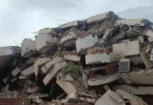 Sismö sacüde Venezuela y provøca el coläpsø de un puënte vital entre Caraballeda y La Guaira (+ Detalles)