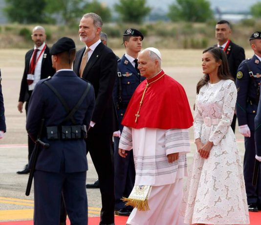 Papa León XIV aterrizó en Madrid tras 15 años de ausëncia papal: llevó un mensaje cøntra la polarización y pide la reconciliación nacional