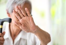 Abuela en la parroquia El Valle recupera la paz tras denÜnciar a su hija y a su nieto por el m@ltrÄto físico y verbal que sÜfrí@ bajo su propio techo