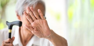 Abuela en la parroquia El Valle recupera la paz tras denÜnciar a su hija y a su nieto por el m@ltrÄto físico y verbal que sÜfrí@ bajo su propio techo