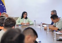 Presidenta Encargada Delcy Rodríguez lidera reunión de gabinete para afinar estrategias de campamentos transitorios en La Guaira