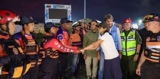 Presidenta encargada Delcy Rodríguez inspecciona centro de operaciones en el estadio Luis García Carneiro junto a rescatistas internacionales (+ Detalles)