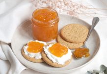 Mermelada de nísperos casera: ideal para acompañar en el desayuno a unas tostadas con mantequilla o con queso de untar (+ Detalles)