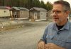 ¡De admirar! Millonario canadiense transforma su fortuna en un nuevo comienzo: construye 99 casas para personas sin hogar