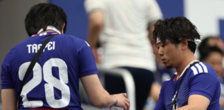 Cultura cívica en las gradas: Aficionados japoneses reafirman su ejemplar tradición de limpiar los estadios tras cada encuentro internacional (+ Fotos)