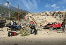 Equipos multidisciplinarios se activan en zonas vulner@bles de La Guaira para ejecutar labores de salvamËnto y coordinar entrega de alimentos e insumos médicos