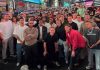 Posan para la foto: Selección de futbol de Países Bajos se hizo tendencia con llamativa fotografía por las calles de New York (+ Foto y Video)