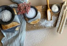 Más allá del sabor: la verdad oculta en tu cocina que divide a los amantes de la sal y el sazón (+ Detalles)