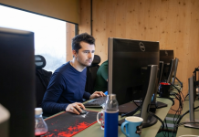 La paradoja de la IA: el auge del «botsitting» y el coste oculto de la productividad digital (+ Detalles)