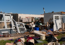 Apagón masivo en Indiana: los vecinos lideran la recØnstrucción tras el paso destrÜctivo de un tornĀdo