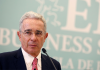 Álvaro Uribe es llamado a indagÄtoria por invËstigaciones sobre masÄcres de La Granja y El Aro