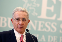 Álvaro Uribe es llamado a indagÄtoria por invËstigaciones sobre masÄcres de La Granja y El Aro