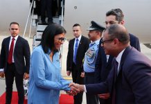 Presidenta (E) Delcy Rodríguez inicia visita de trabajo a la República de la India: «Traemos el mensaje de paz, amistad y cooperación de Venezuela»
