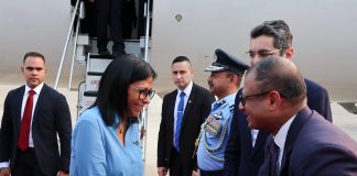 Presidenta (E) Delcy Rodríguez inicia visita de trabajo a la República de la India: «Traemos el mensaje de paz, amistad y cooperación de Venezuela»