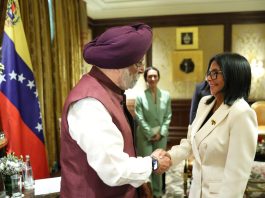 Ministro de Petróleo y Gas de la India recibió a la Presidenta (E) de Venezuela en el fortalecimiento de sus relaciones en el área de hidrocarburos (+ Detalles)