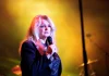 Cantante británica Bonnie Tyler salió del coma, pero sigue en cuidados intensivos: un mes después de la emêrgência médica