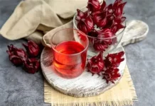 Combinar la flor de Jamaica con limón canela y manzanilla potencia sus efectos diüréticos además de mejorar el sueño y controlar el azúcar en la s@ngrë