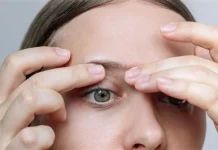 Por qué nunca deberías arrancarte las canas de las cejas y cuáles son las alternativas más seguras para ocultarlas