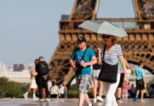 Francia rompe récords y entra en emergenci@ con la madrugada más calurosa de su historia y 58 departamentos en alert@ roja