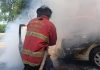 Vehículo sûfre pérdida total tras incÊndiarse en la Cota Mil a la altura del Distribuidor Altamira: Bomberos de Caracas controlaron la emergenciÂ