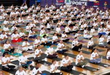 Práctica del yoga será incluida en la masificación deportiva del país: será impulsada en todas las regiones con rutinas en los círculos de abuelos (+ Detalles)