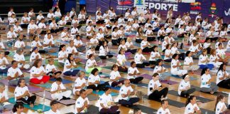 Práctica del yoga será incluida en la masificación deportiva del país: será impulsada en todas las regiones con rutinas en los círculos de abuelos (+ Detalles)
