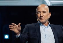 Jeff Bezos asegura que existe un tipo de perfil profesional que ninguna inteligencia artificial podrá reemplÄzar