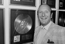 LutÔ en la música mundial: f@llece a los 94 años Clive Davis, el productor que descubrió a Whitney Houston y moldeó el sonido del pop