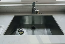 Trucos caseros y efectivos para destapar el fregadero o el lavamanos en casa sin usar ninguna herramienta