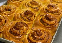 Golfeados pancitos enrollados en forma de caracol: deliciosos servidos al desayuno o media tarde como merienda le regalaran a su paladar el dulce sabor