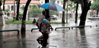 Inameh prevé precïpitaciones de intensidad variable por paso de la Onda Tropical Nro. 12: el fenómeno interactúa con una Zona de Convergencia Intertropical y una vagüada monzónica