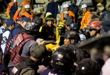 Un contingente de más de 14.000 funcionarios militares y policiales vigilan y aseguran La Guaira tras el doble terremÔto