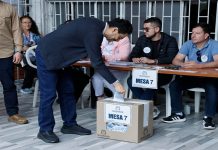 Senador Iván Cepeda ya ejerció su derecho al voto: pidió tranquilidad y serenidad para que «triunfe la democracia»