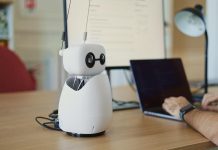 Reachy el robot de Pollen Robotics que utiliza la empatía artificial para transførmar la asistencia en salud
