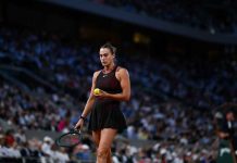 ¡Vuelve por el trofeo! La número uno del mundo, Aryna Sabalenka clasificó a los cuartos de final de Roland Garros tras derrotar a la japonesa, Naomi Osaka
