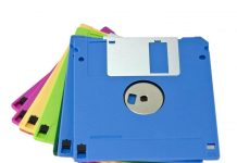 El minimalismo digital frente a la inteligencia artificial: el movimiento que Ëxige software eficiente y ligero