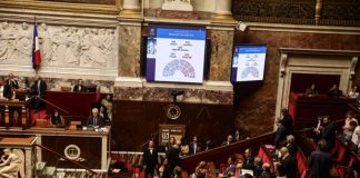 Parlamento francés aprueba la histórica ley de eutanÄsia pese a las reservas del Gobierno y el rechäzo de la Iglesia