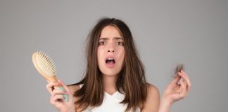 Identifica las causas del cabello débil y descubre las estrategias más efectivas para fortalecer tu fibra capilar desde la raíz