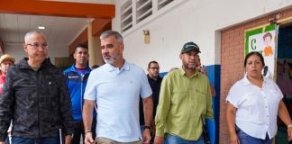Ministro Padrino López inspecciona el campamento transitorio del Liceo Andrés Bello para garantizar atención a familias damnifïcadas