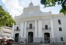 Colocan etiqueta amarilla al Santuario de La Candelaria en Caracas por dañös tras los recientes sismös