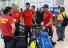 Bomberos españoles comienzan a llegar a su país tras culminar misión en Venezuela