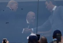 Presidente Donald Trump y Pedro Sánchez protagonizan un inédito saludo ante la mirada del Rey Felipe VI